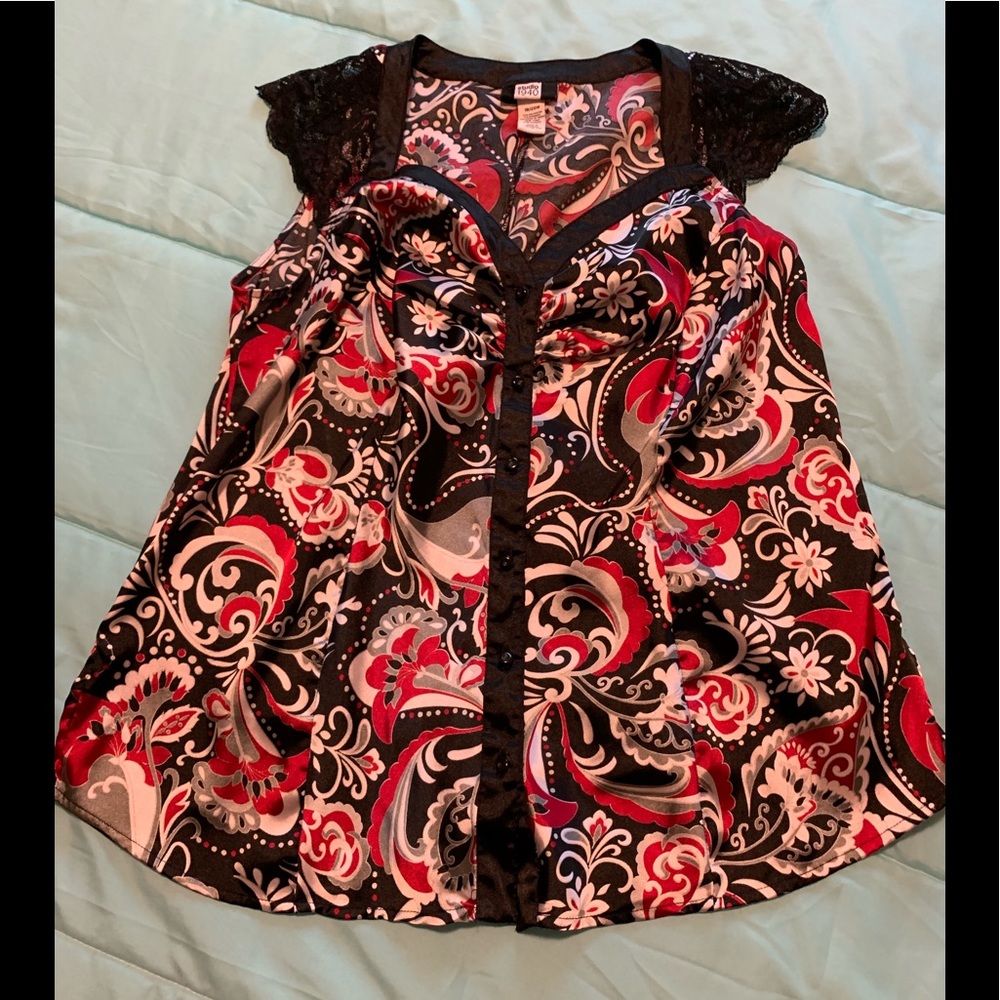 Sleeveless dress shirt